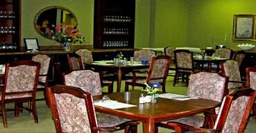 Community dining room in Chapman Healthcare & Assisted Living Center