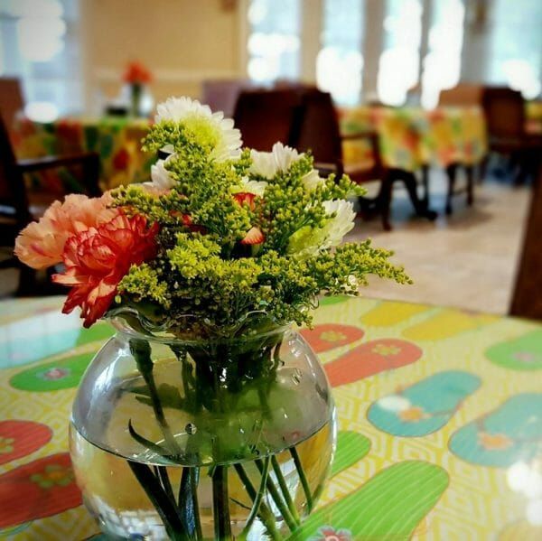 Flowers in a vase in the dining room in Baldwin House