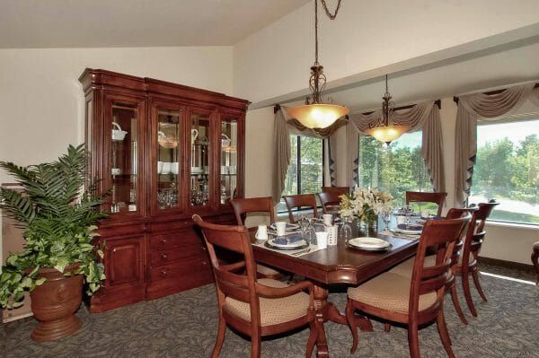 Private dining room in Parkwood Estates