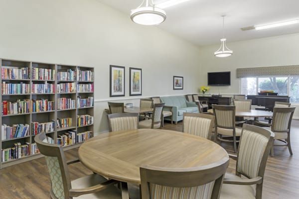 The library and common area at Brookdale Federal Way