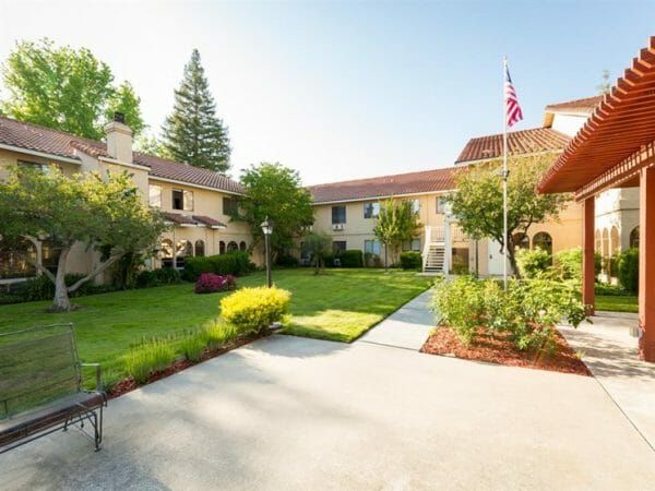 Cogir of Manteca (Assisted Living, Independent Living, Memory Care in Manteca, CA)