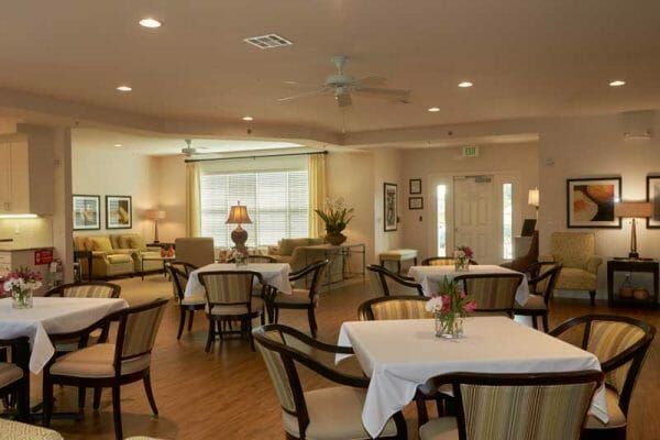 Country Place Living Mem Care Dining