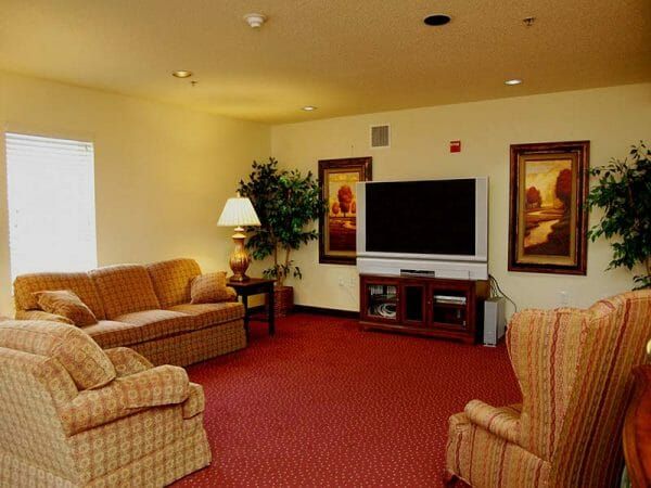 Lodge at Cold Spring community living room