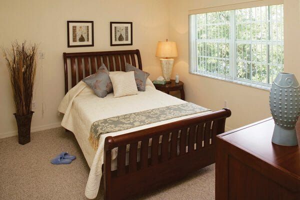 HarborChase of Palm Harbor model bedroom