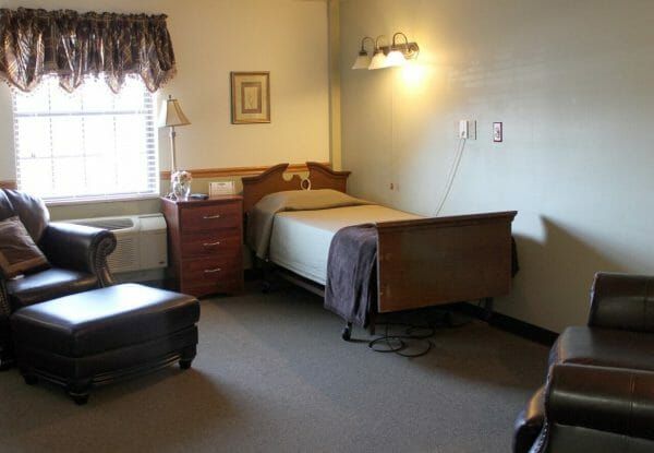 Miller's Merry Manor - Castleton rehab private room