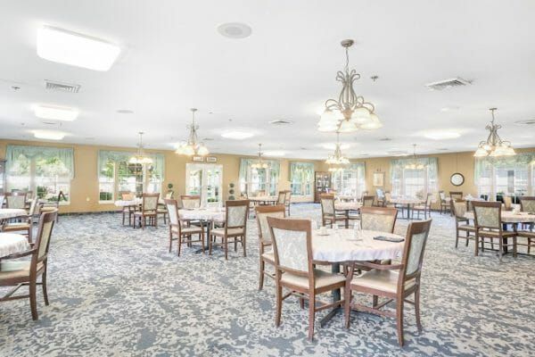 Rittenhouse Village At Northside's large and bright community dining room