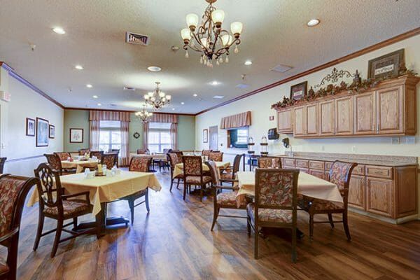 Brookdale Broadmoor community dining room