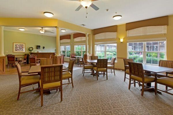 Common area and resident gathering spaces in Brookdale Chandler Ray Road