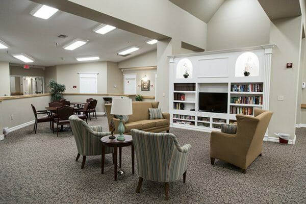 Communty living room in Brookdale Chenal Heights