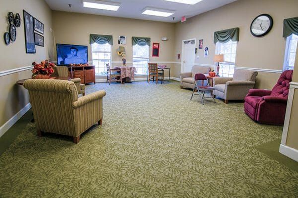Common area and community room in Brookdale Hampton Cove