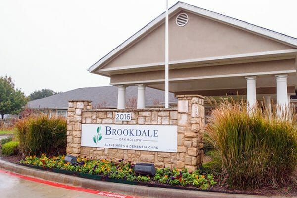 Welcome sign and entrance to Brookdale Oak Hollow