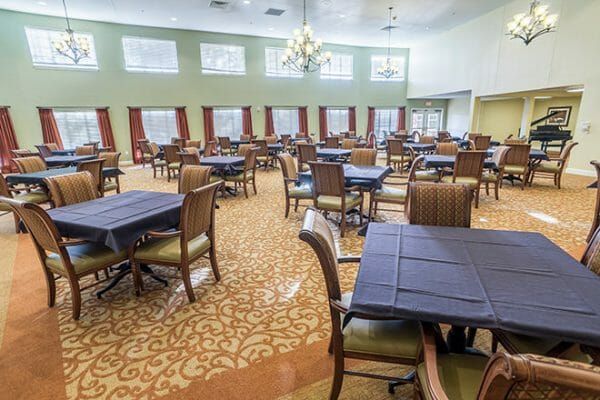 Community dining room in Brookdale Remington Park