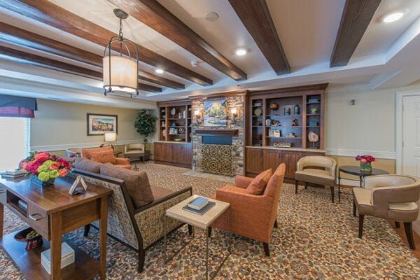 Cafe and lounge with a lodge feel in Brookdale Skyline