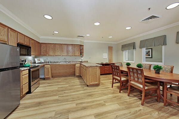 Brookdale Tempe kitchen and dining table