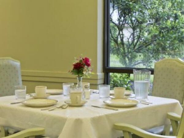 Diamond Assisted Living Dining