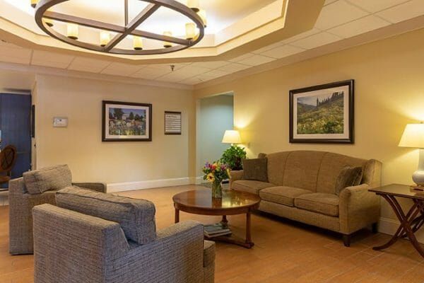 Brookdale Meridian Lakewood foyer and resident seating area